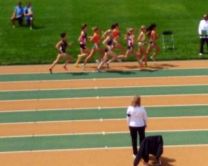 The 350m mark of the 2105 AC Nats 800m final. Fiona Benson is the second runner from the left